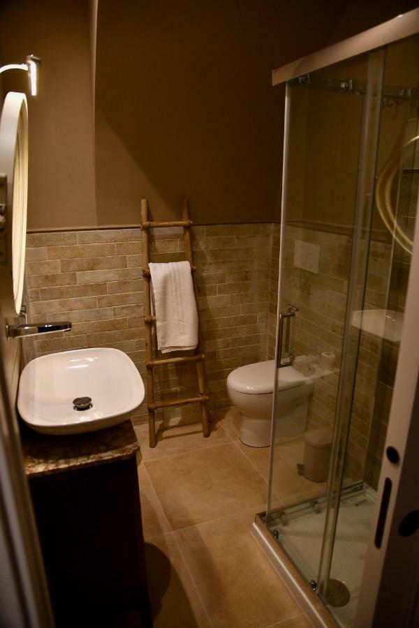 Le Stanze Del Borgo Hotel Nettuno Bagian luar foto