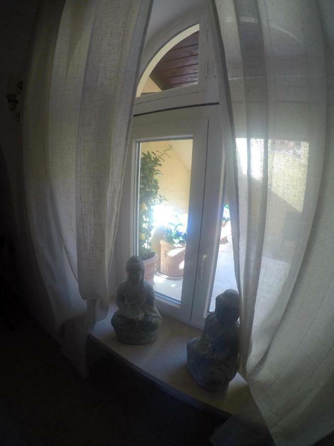 Le Stanze Del Borgo Hotel Nettuno Bagian luar foto